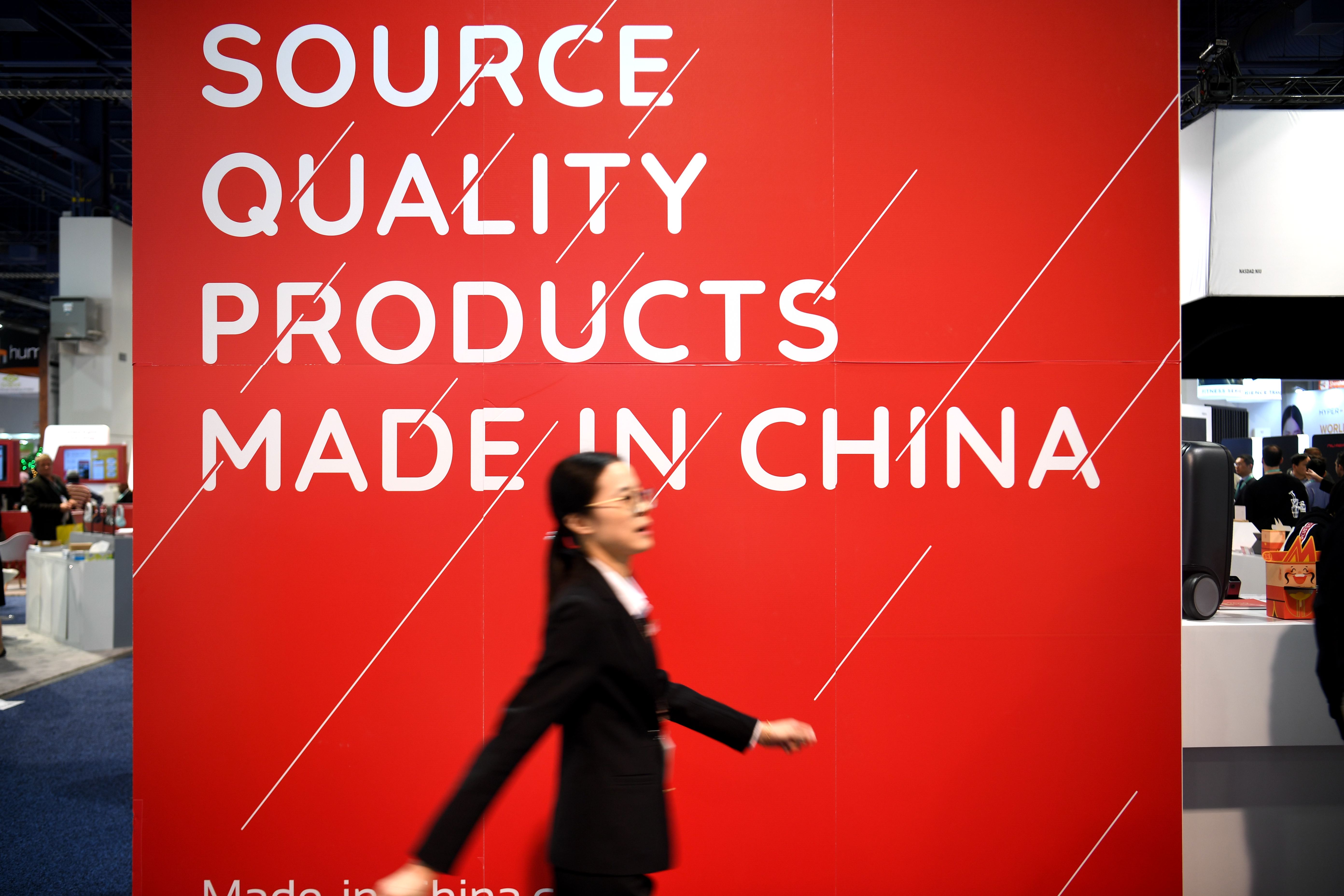 美國宣布9月25日起，本港生產貨品出口到美國時，不能用「香港製造」標籤。（新華社資料圖片）