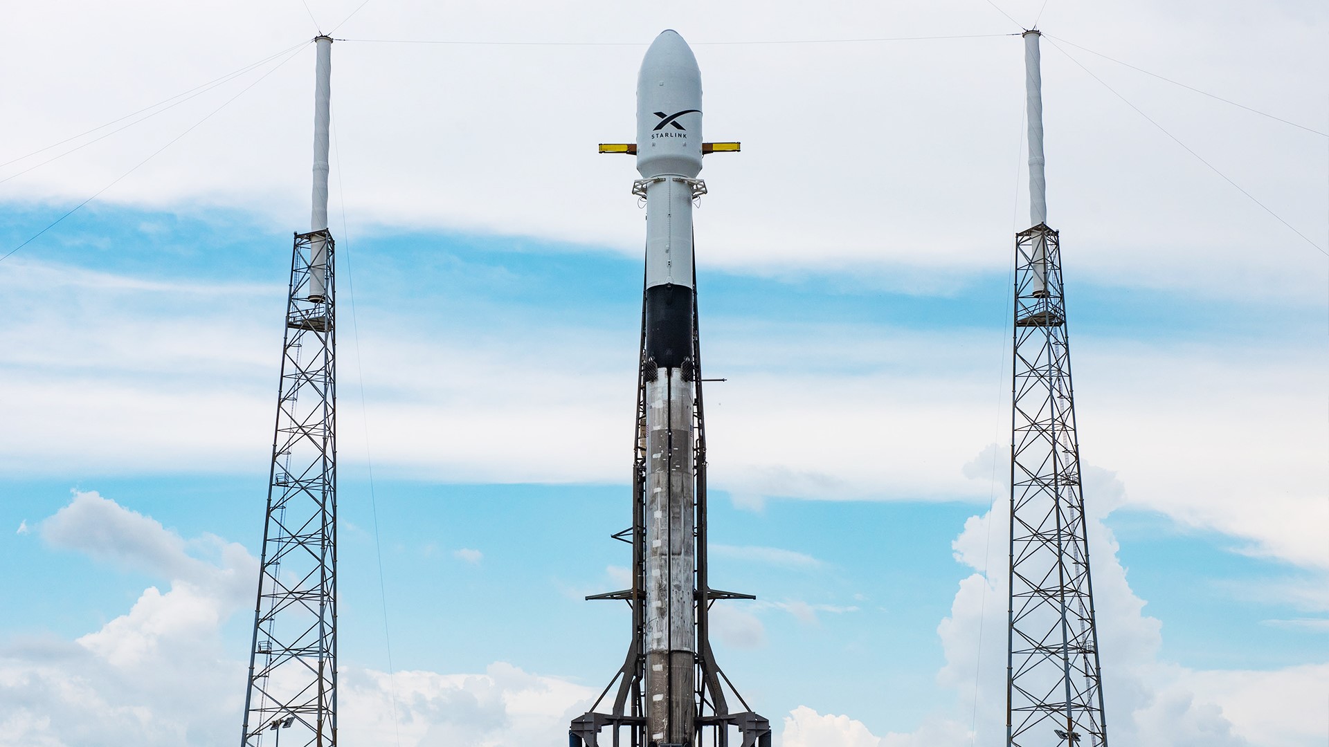 星鏈衞星以「獵鷹9號」（Falcon 9）火箭發射到近地軌道。（SpaceX圖片）