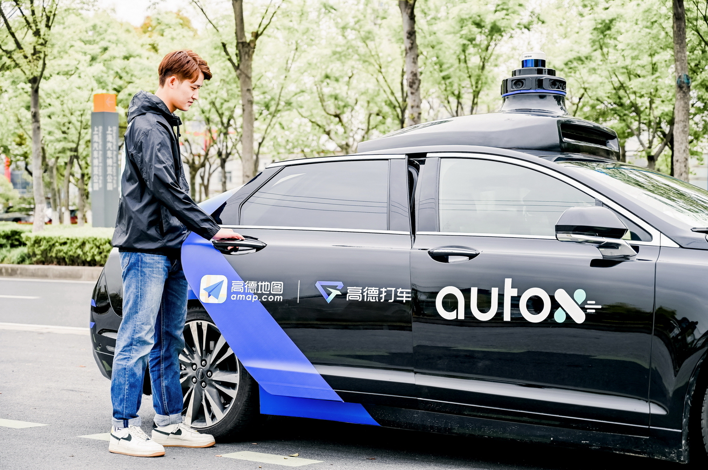 自動駕駛技術初創AutoX宣布，其RoboTaxi自駕的士服務落戶上海，將在據點嘉定區投放100輛RoboTaxi。（AutoX網站圖片）