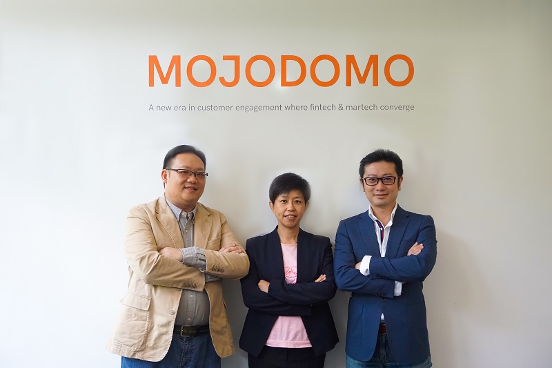Mojodomo行政總裁佘啟彥（右一）指，增聘的員工負責業務拓展及客戶關係，有助推動公司生態圈發展。