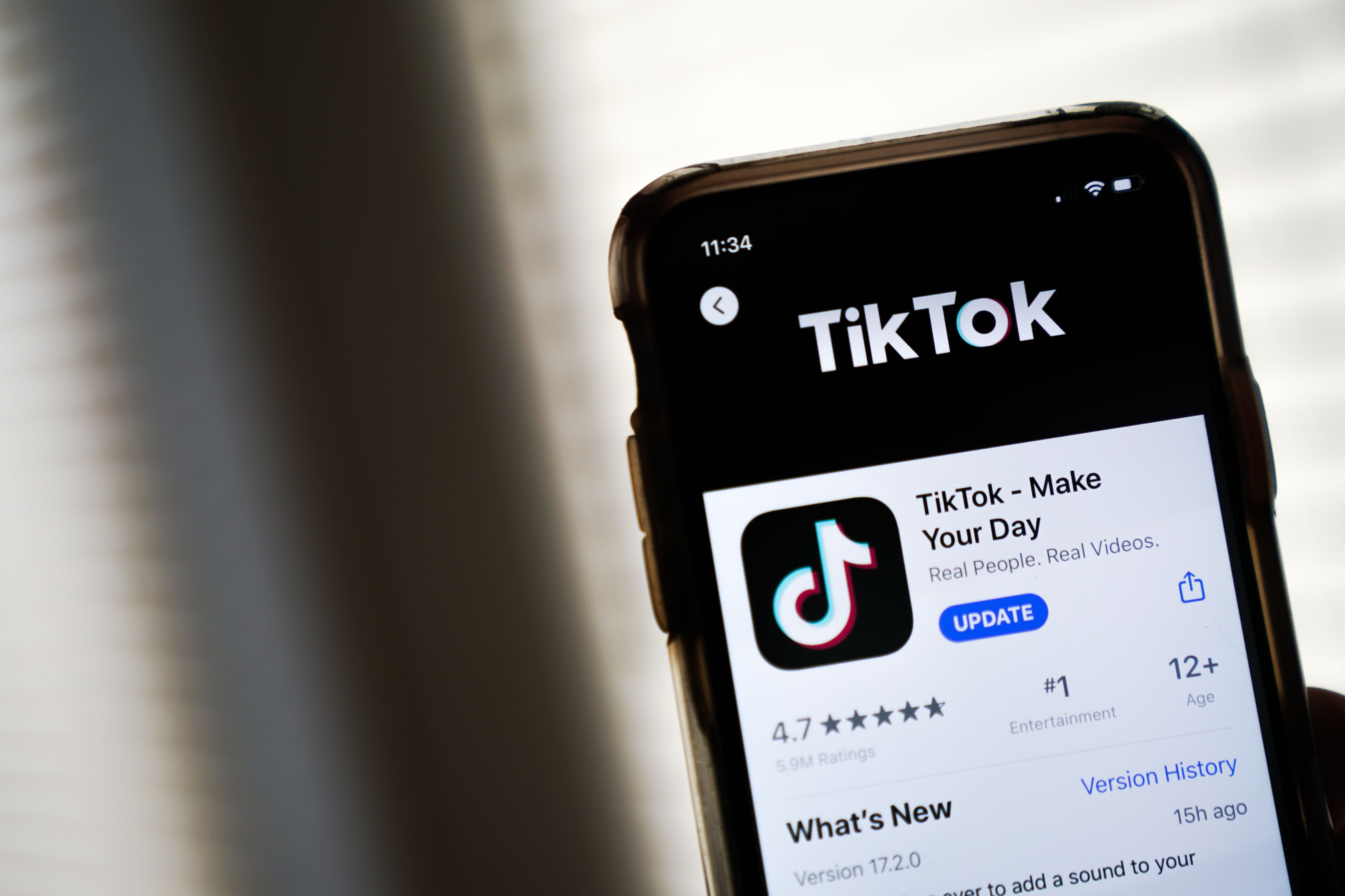TikTok正試圖移除美漢吞槍自殺的相關內容，並希望網民能尊重當事人及其家人。（法新社資料圖片）