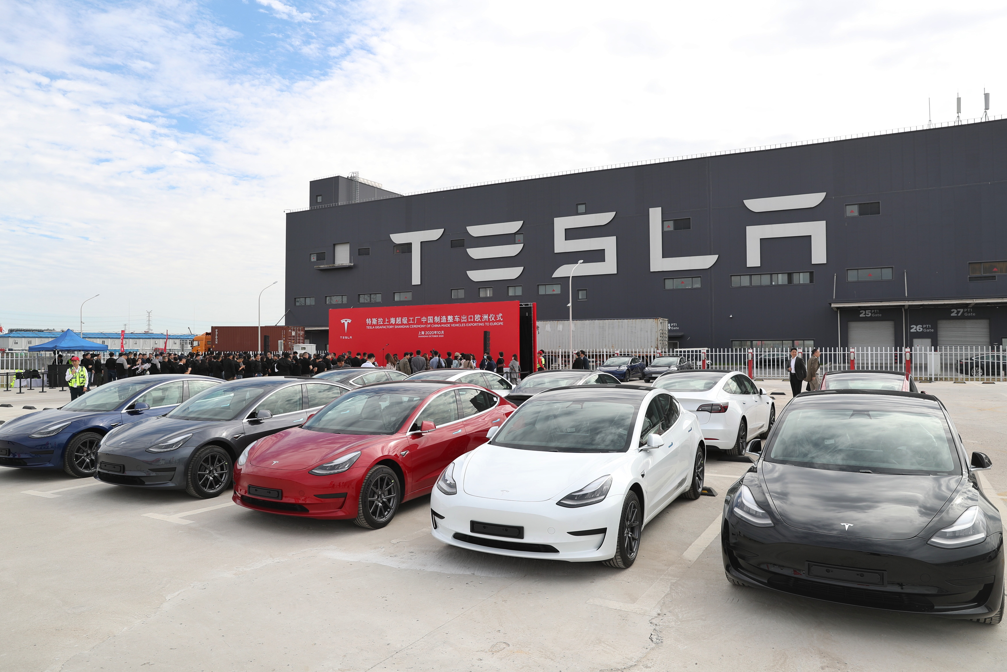 Tesla根本不是一間傳統車廠，而是將汽車作為一個營運平台的新商業模式。（中新社資料圖片）