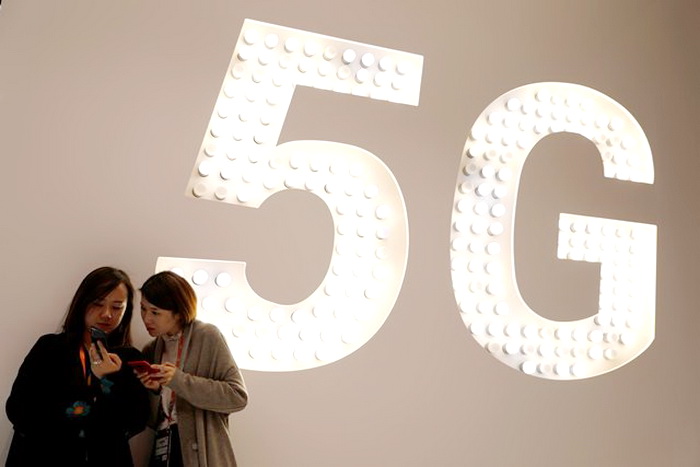 林鄭月娥指出，政府計劃於2021年供應更多不同頻帶的5G頻譜。（路透資料圖片）