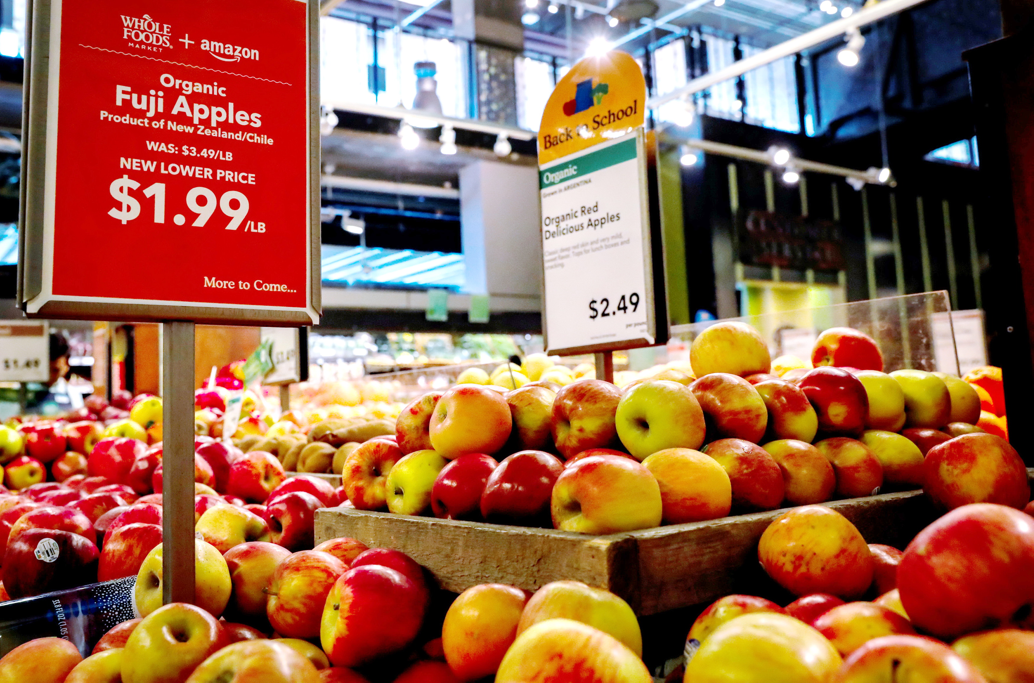 Amazon在2017年斥137億美元收購、擁有約500家分店的Whole Foods超市集團，以每家超市分店3英里半徑為覆蓋範圍。（路透資料圖片）