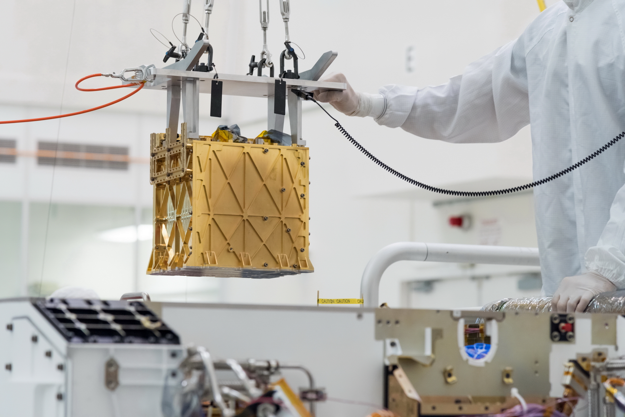 NASA正進行一項MOXIE實驗，嘗試以一個小型裝置，將火星的二氧化碳轉為氧氣。（NASA圖片）