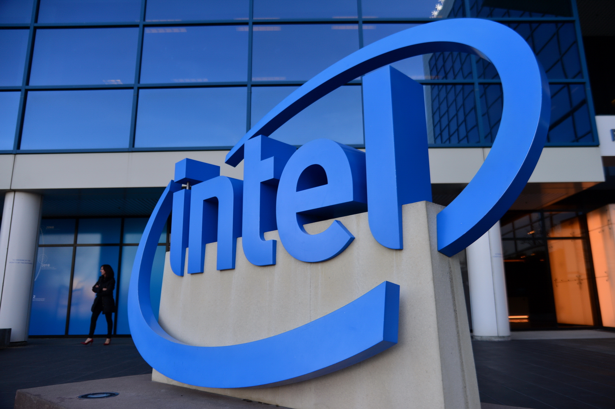 Intel本周二宣布「重返晶片生產業務」，包括將斥200億美元在亞利桑那州興建兩座超級工廠。（英特爾網上圖片）