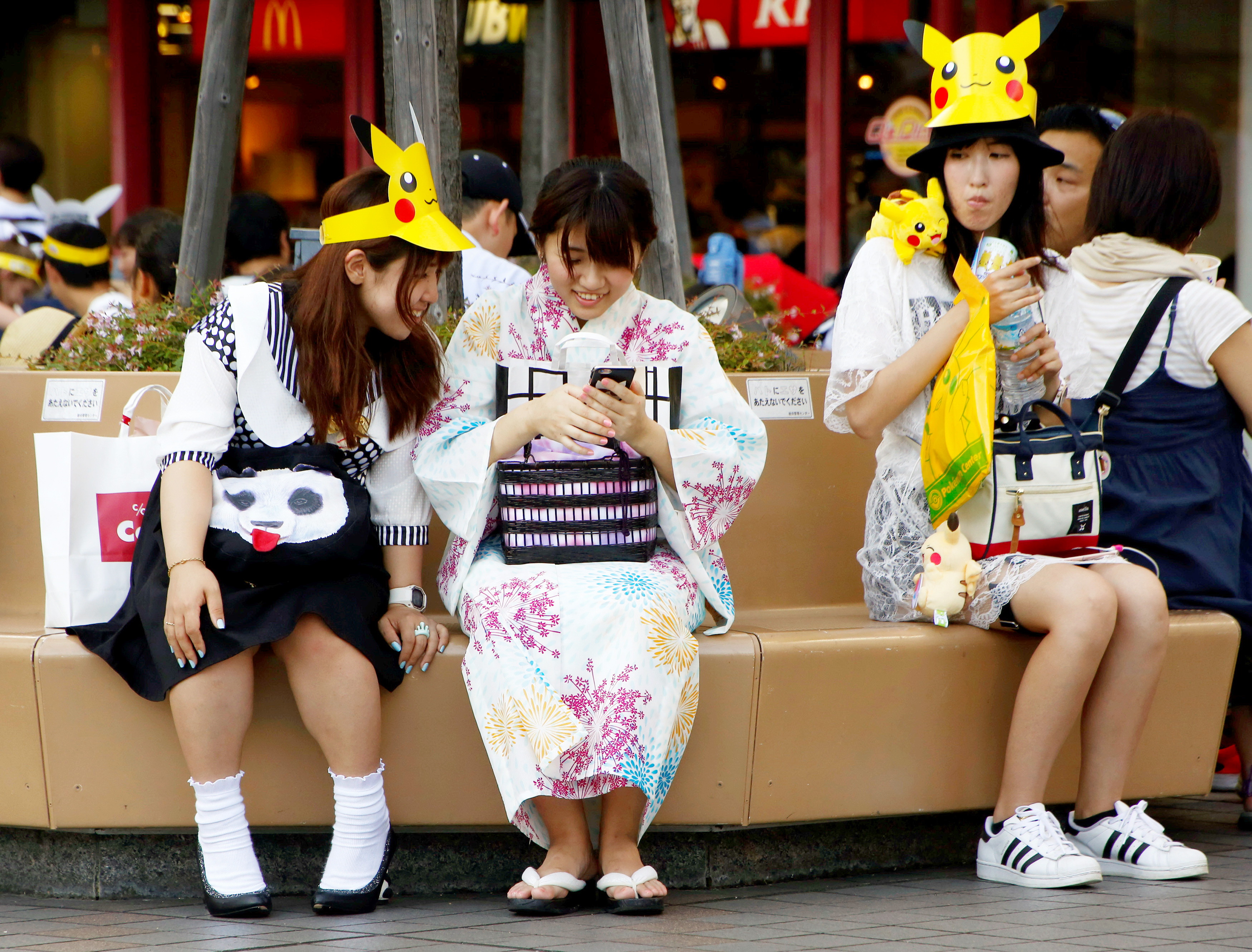 在智能手機普及化的今天，網絡遊戲才於日本掀起旋風。（路透資料圖片）