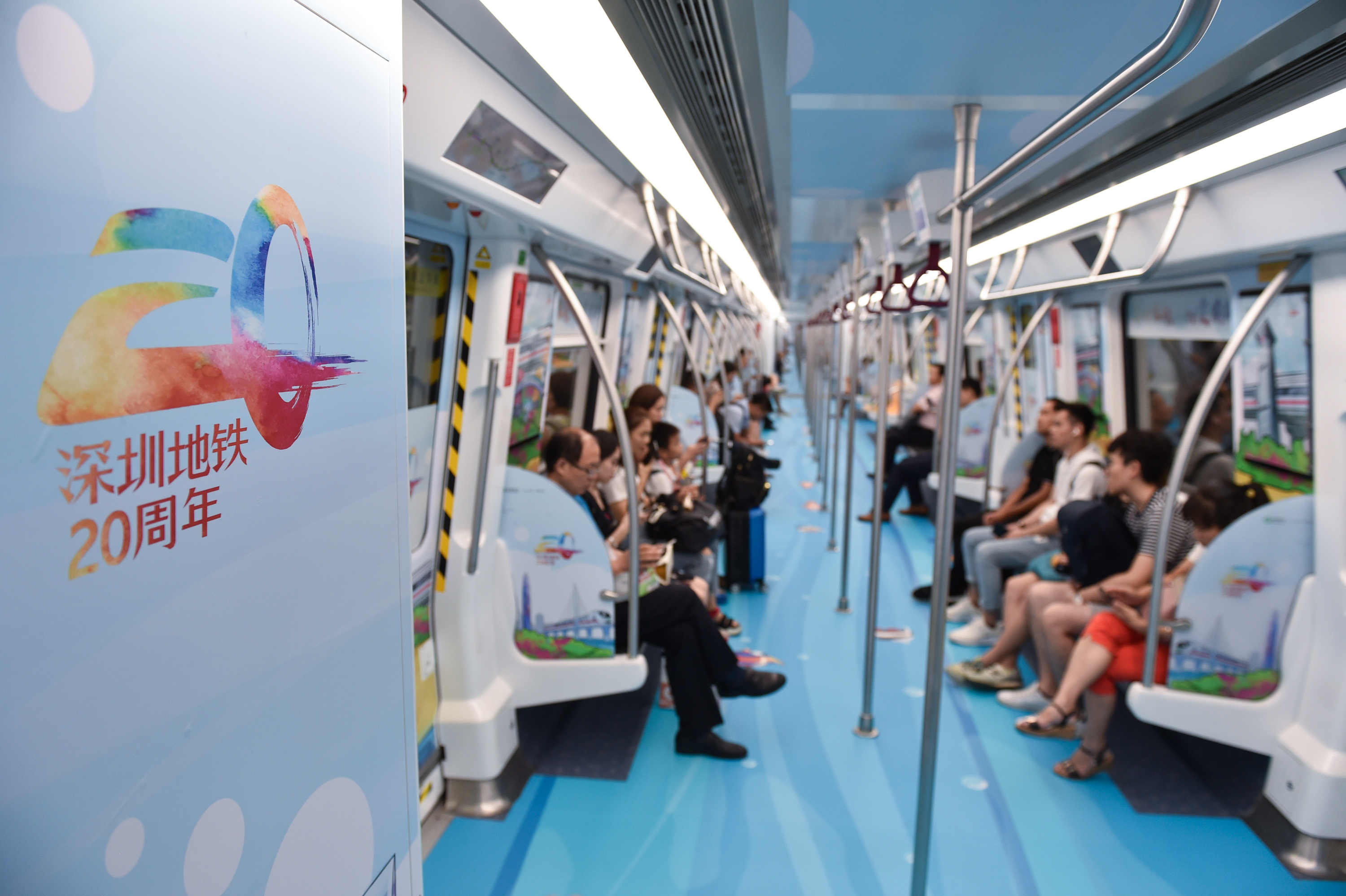 市民乘坐公交和地鐵時可通過深圳通App使用數字人民幣支付車費。（新華社資料圖片）