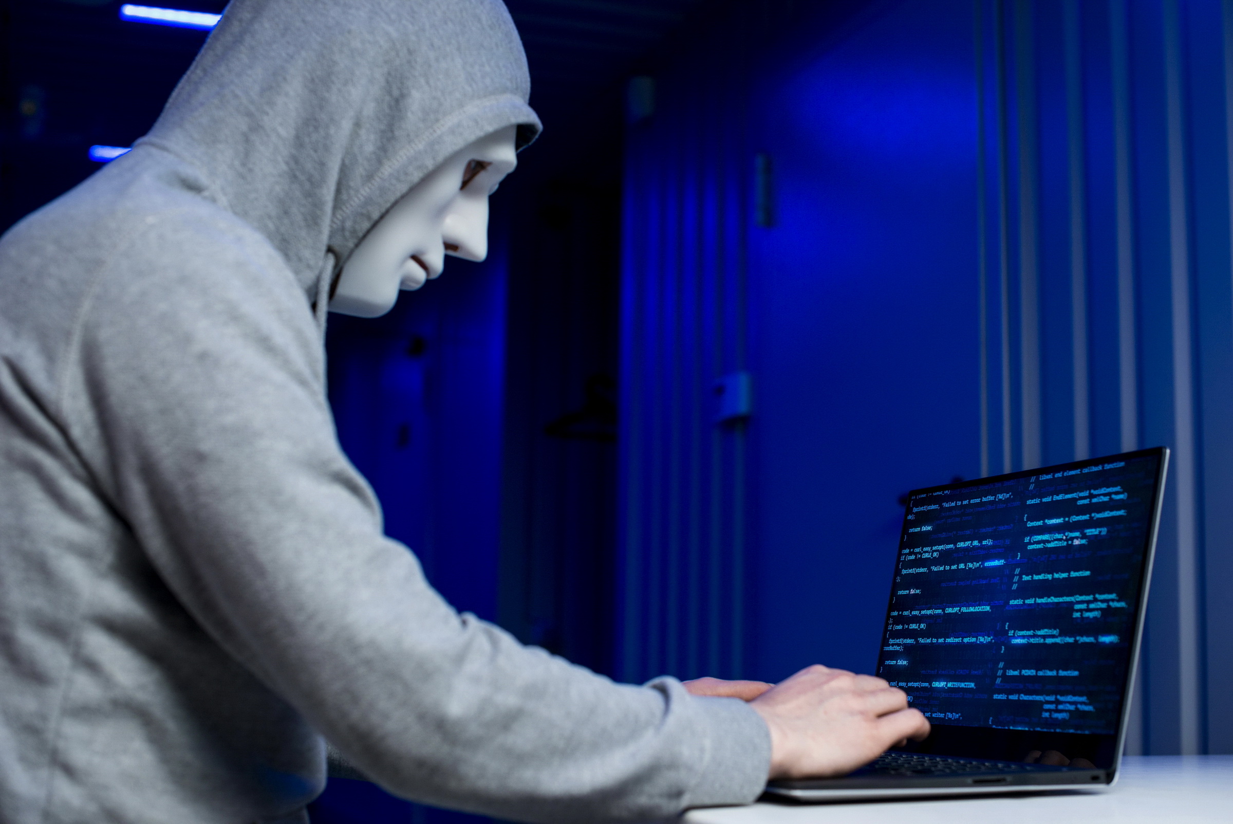 今年與DeFi相關的黑客攻擊，佔整體加密貨幣攻擊總數六成以上，較去年增加兩成。（Freepik網上圖片）
