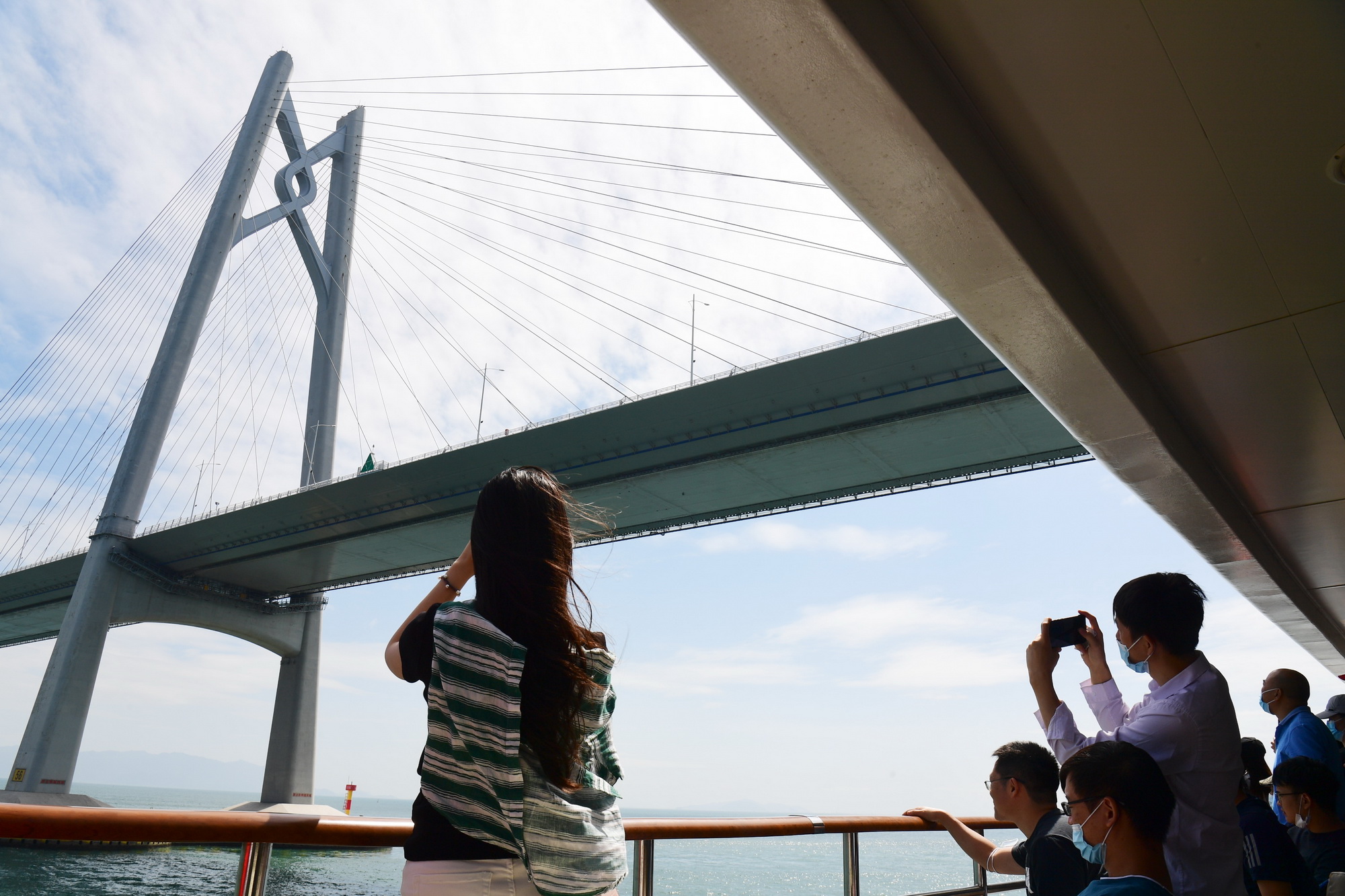 香港大型工程的延誤和超支時有所聞，以港珠澳大橋主橋工程為例，超支近100億元。（中新社資料圖片）