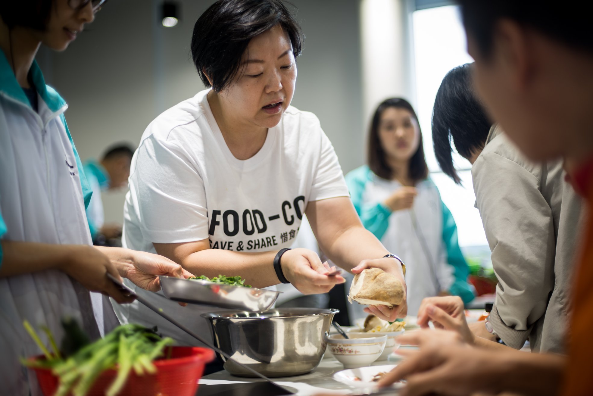 FOOD-CO推動惜食及共享文化，分配食物予援助機構，幫助匱乏紓解貧困。（FOOD-CO fb圖片）