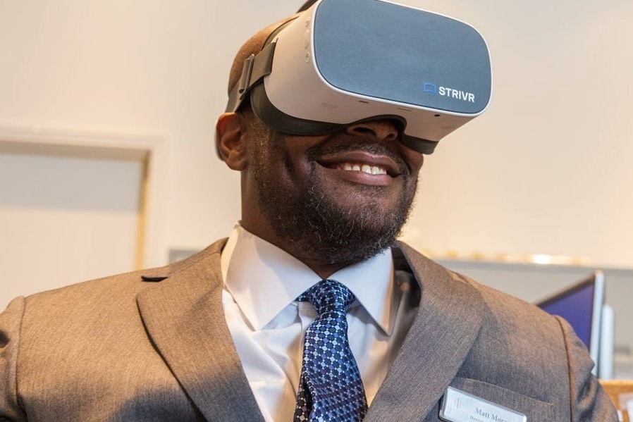 今次美高梅引入的VR系統，與美國科企Strivr共同開發，用於企業培訓及挑選中層管理人員。（MGM Resorts網上圖片）