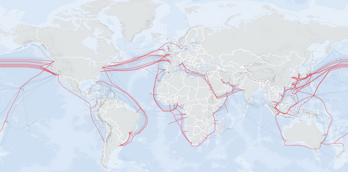 全球現時有超過400條海底電纜正在運作，總長度達130萬公里，足以圍繞地球30多圈。（TeleGeography網上圖片）