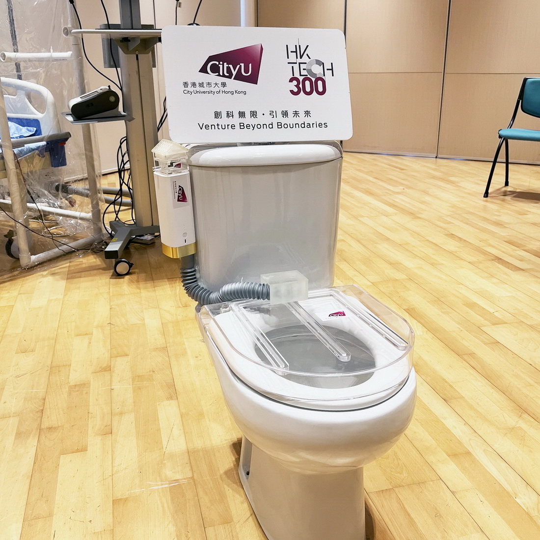負壓坐廁系統的售價，料介乎2000至3000港元。（陳子健攝）