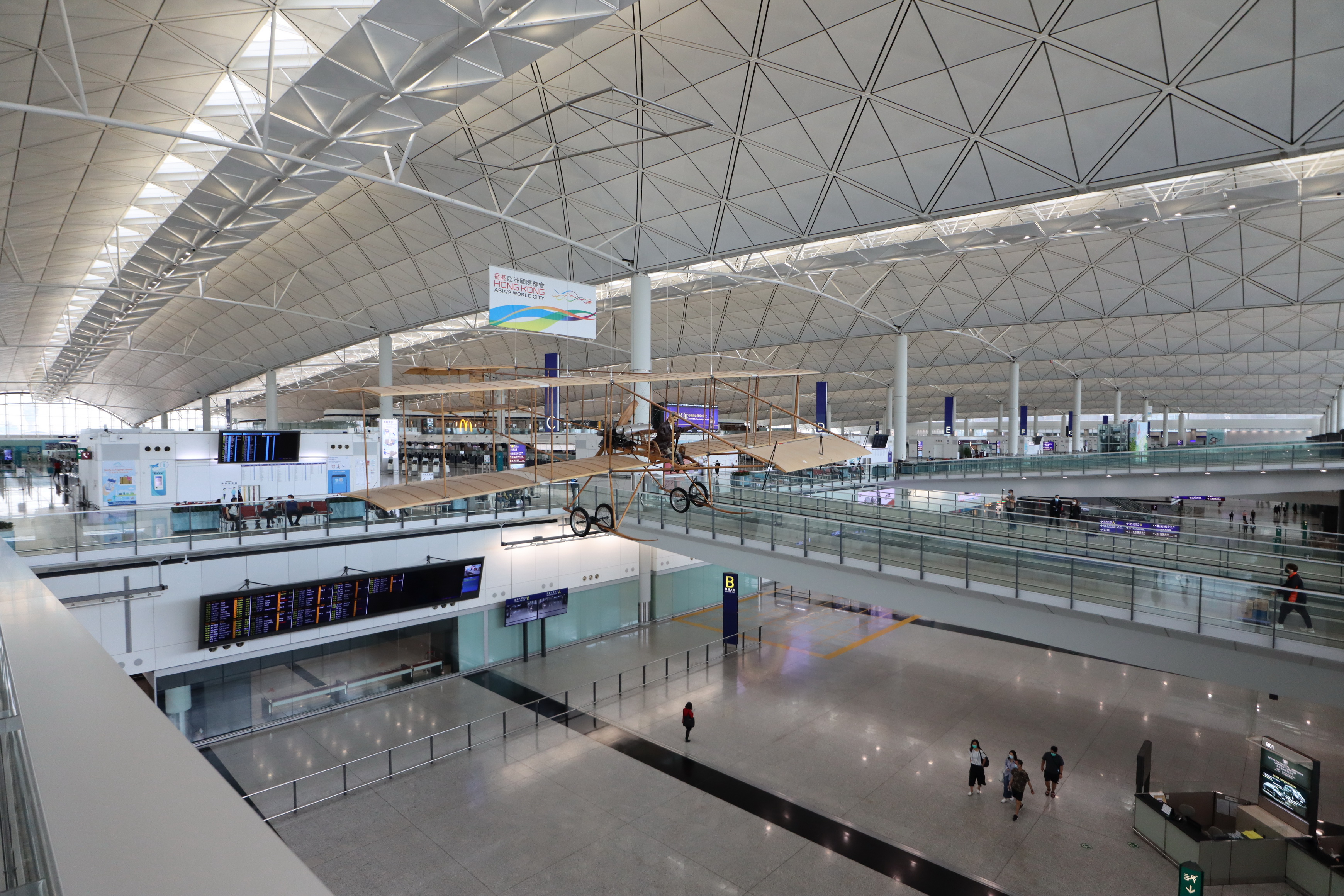 香港國際機場藉應用GIS和數碼分身等先進技術，升級轉型為智慧機場。（資料圖片）