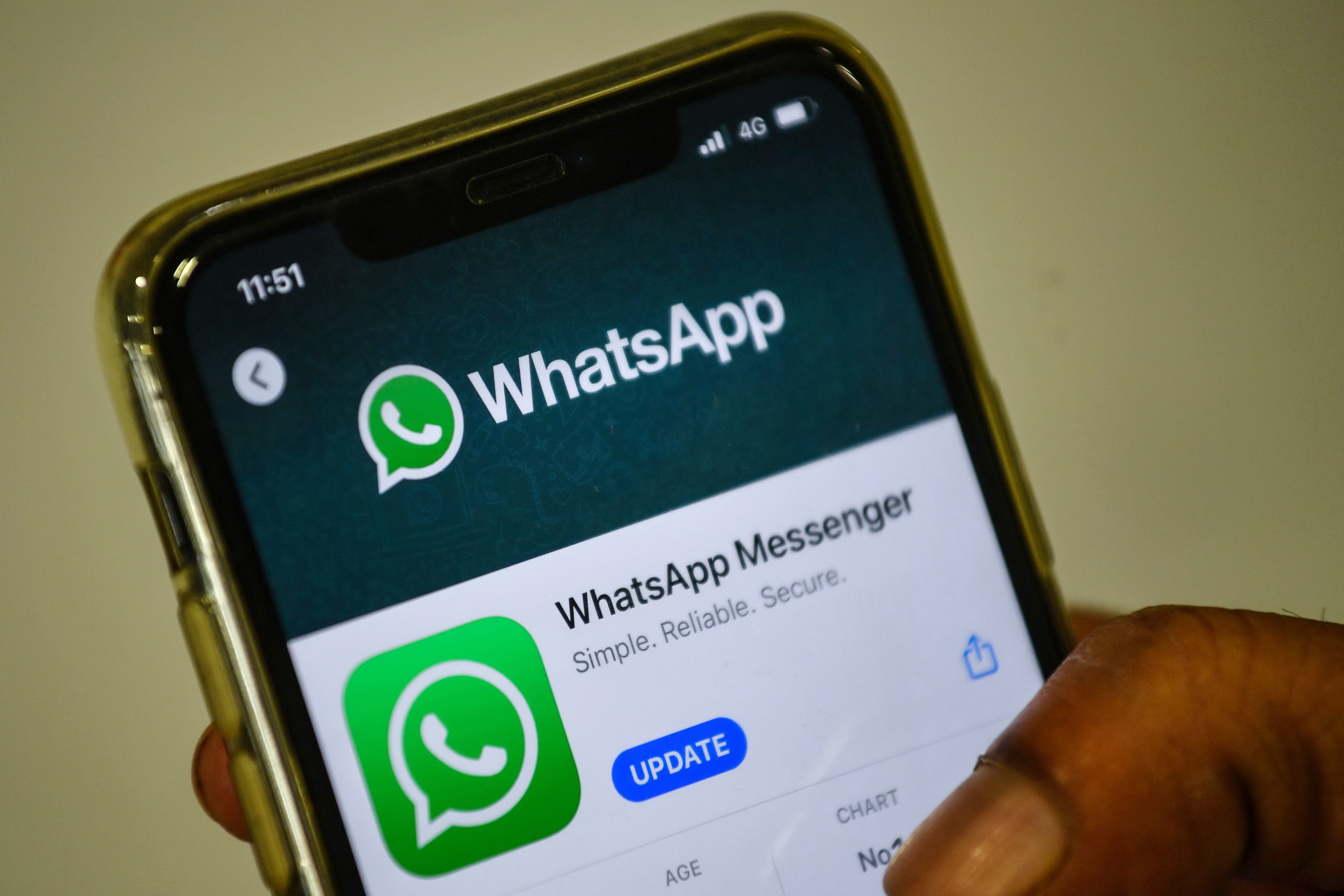 WhatsApp等即時通訊軟件，已取代傳統的電郵，成為企業與客戶的溝通渠道。（法新社資料圖片）