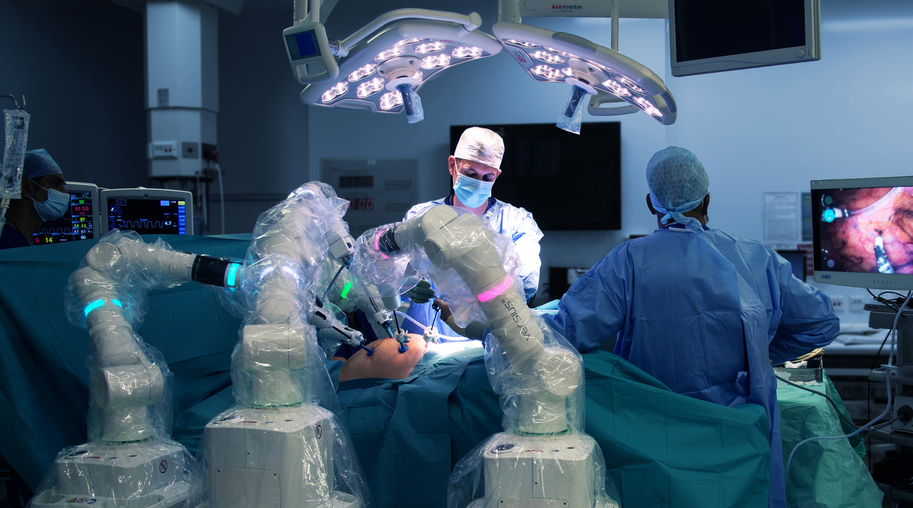 Versius手術機械人系統，適用於婦科、結直腸外科、胸腔外科、普通外科和泌尿外科手術。（CMR Surgical提供圖片）