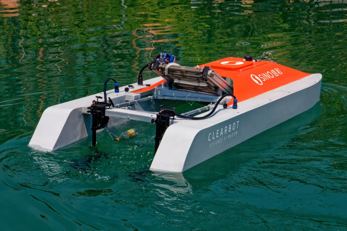 Clearbot Neo長3米、寬1.3米，由太陽能動力驅動，目前在香港水域運作。（Open Ocean Engineering網上圖片）