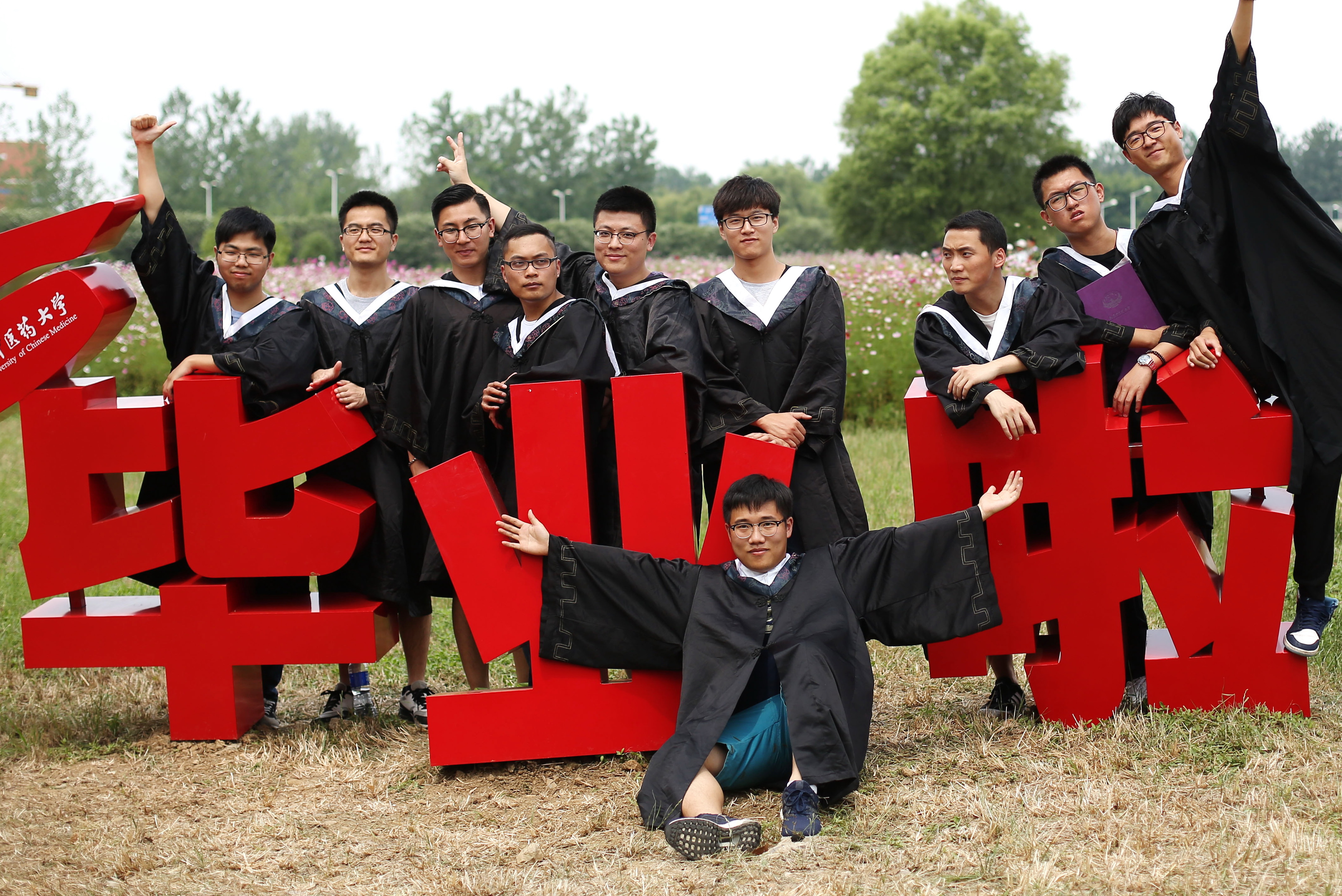 中國今年有逾1000萬大專生畢業，創歷來新高。（中新社資料圖片）
