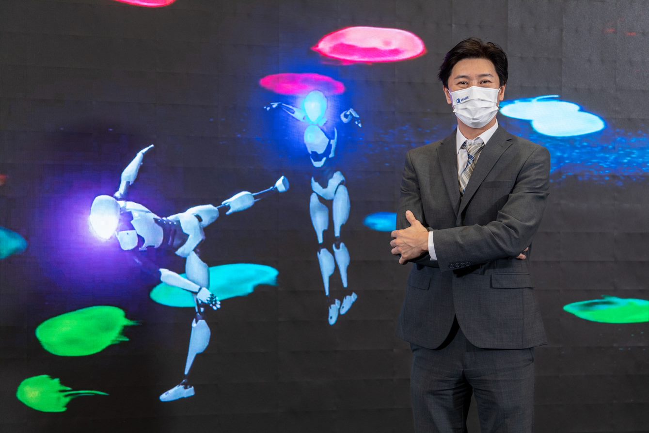 潘明倫指AI舞蹈家的動作靈感，來自香港新發現的一個箱形水母物種。（浸大提供圖片）