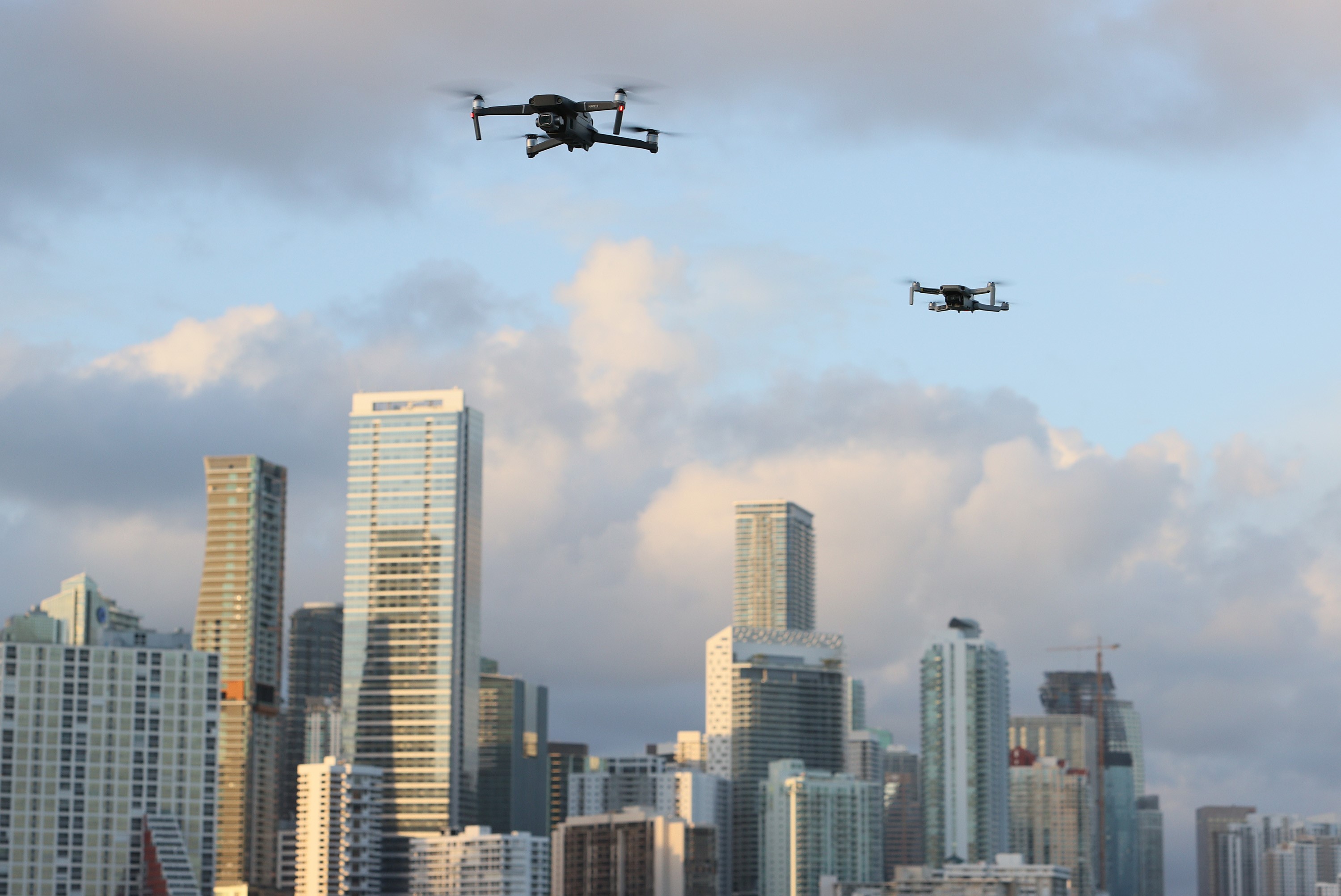 為無人機作自主訓練，雲端平台設有3D環境庫，模擬不同城市及鄉村的真實場景。 （法新社資料圖片）