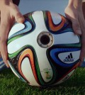 Brazuca足球藏有6部高清攝影鏡頭，可360度HD無死角拍攝賽事。